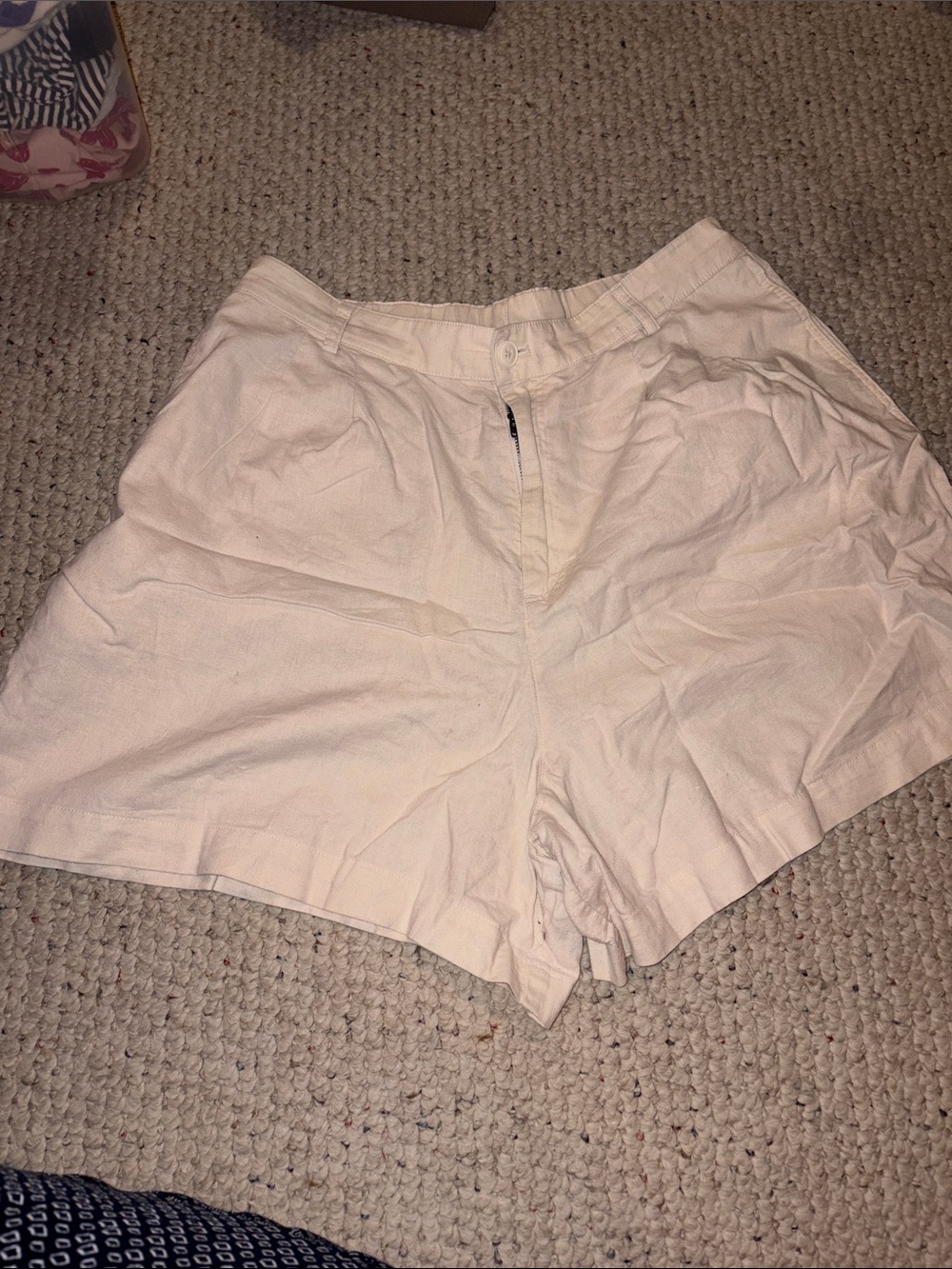 UNIQLO Cream Casual High-Waist Shorts